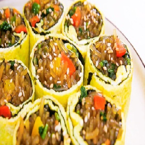 Hướng dẫn làm Kimbap nhân miến và trứng